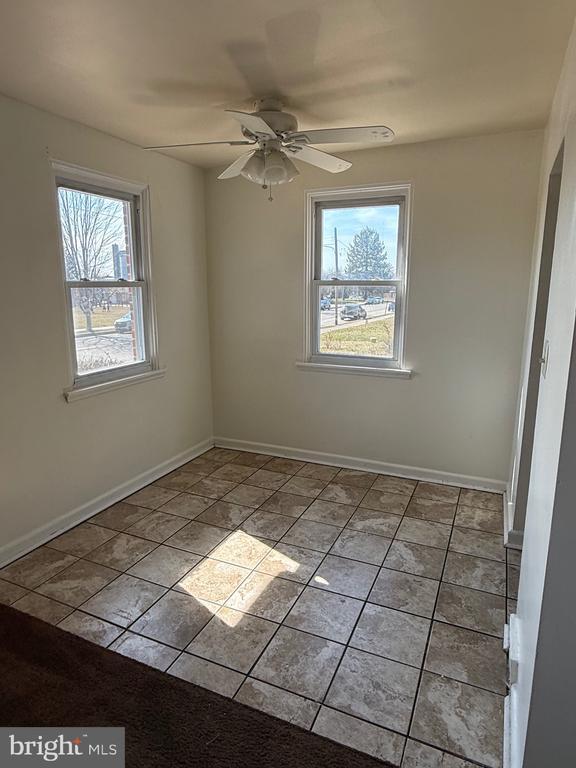 Photo - 637 Hamilton St