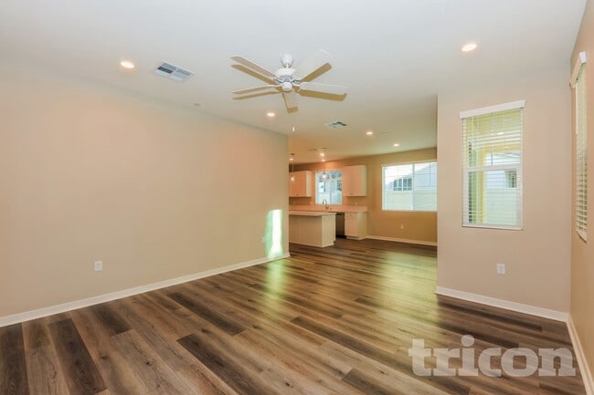 Photo - 29398 Walnut Tree Way