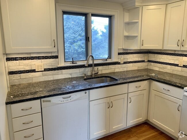 Building Photo - 85 Andover Dr Unit 2 Rental