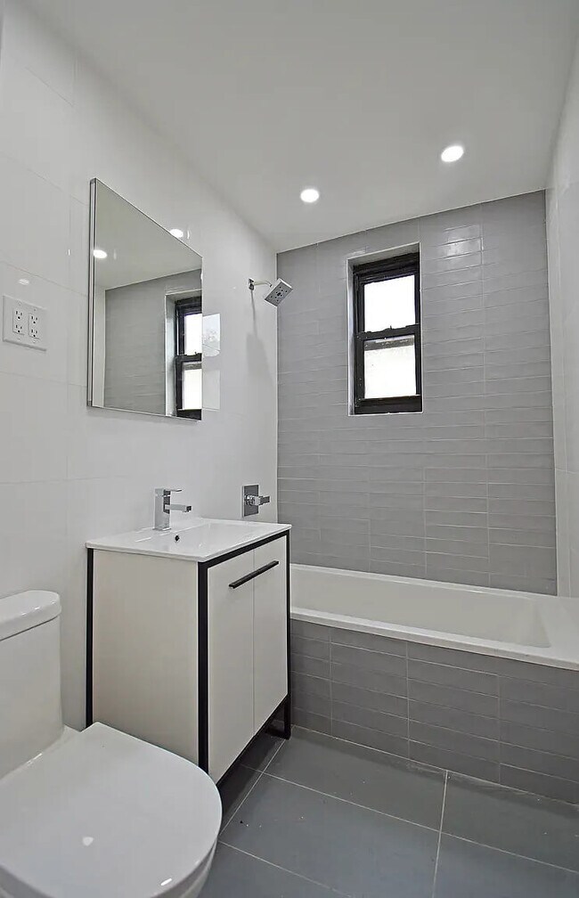 Photo - 52-18 39th Ave Unit 2D