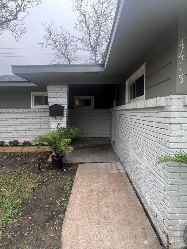 Photo - 4415 Merwin St