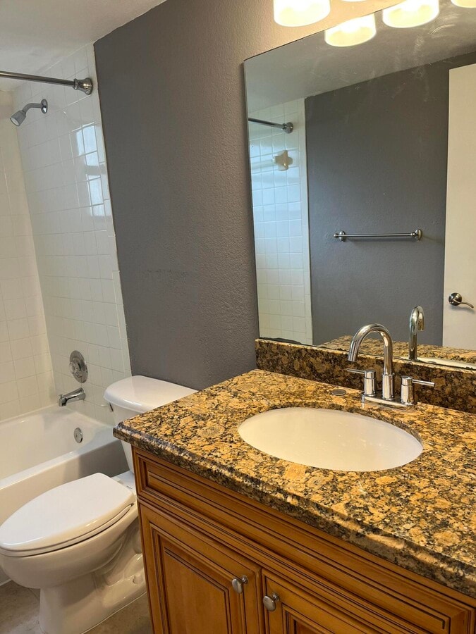 Photo - 1445 Lake Crystal Dr Unidad B