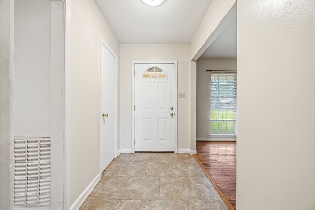 Photo - 435 Rollingwood St