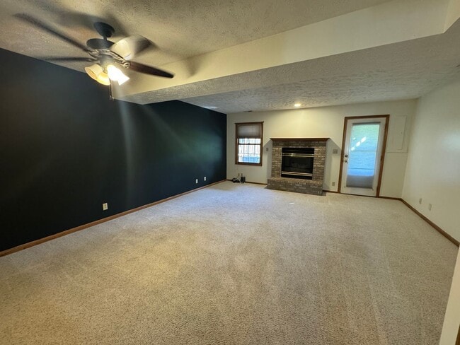 Photo - 2 bed 2 bath area Townhouse near Southpointe