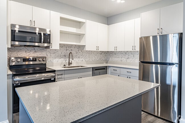 1BR, 1Den, 1BA -828SF - Kitchen