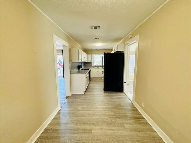 206 S Elm St