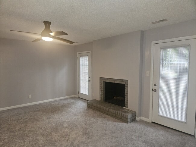 Photo - 402 Lotus Dr
