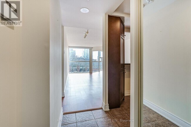 Photo - 705 King St W Unité 413