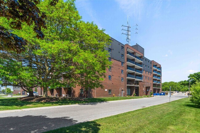 Photo - Place Tecumseh Apartments