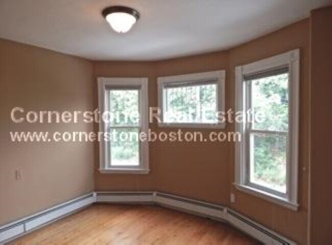 Photo - 16 Fisher Ave Unit 4