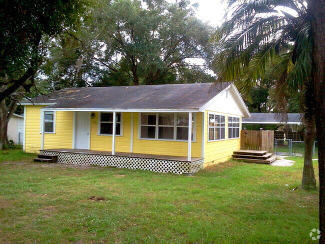 Building Photo - Awesome 2BR/1BA w/Open Floor Plan, Deck, L... Rental