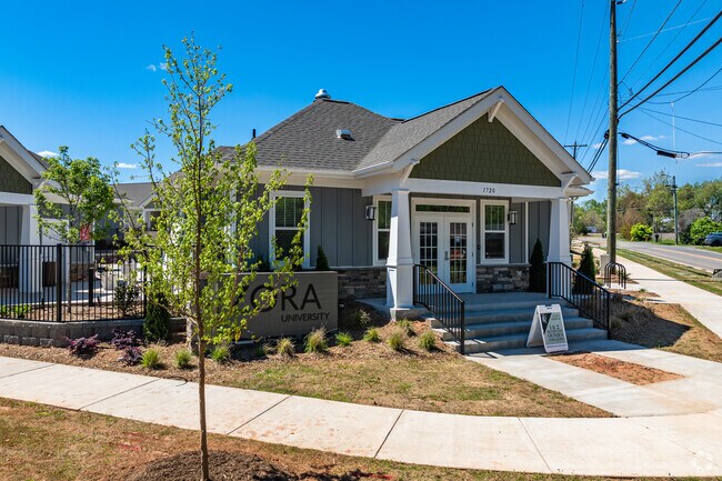 Photo - Zora University