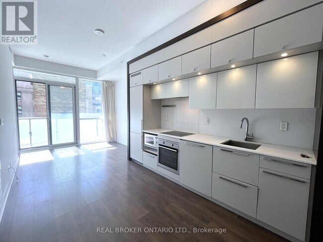 Photo - 15 Grenville St Unité 401