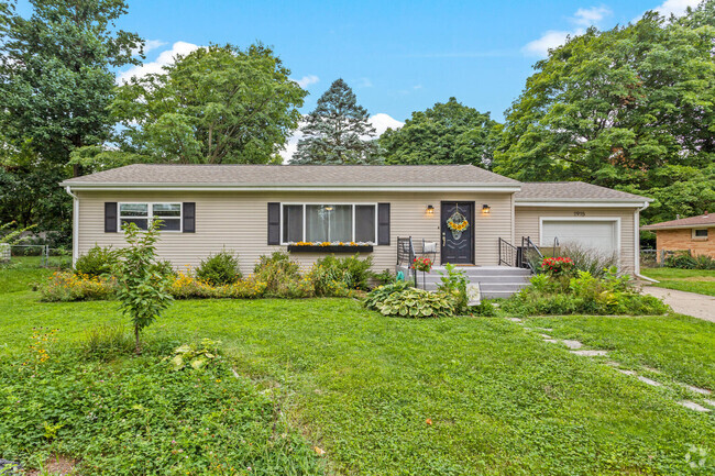 Building Photo - 1915 Lynwood Dr Rental