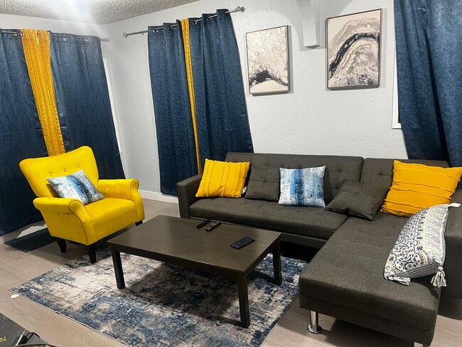 Photo - 12829 Doty Ave