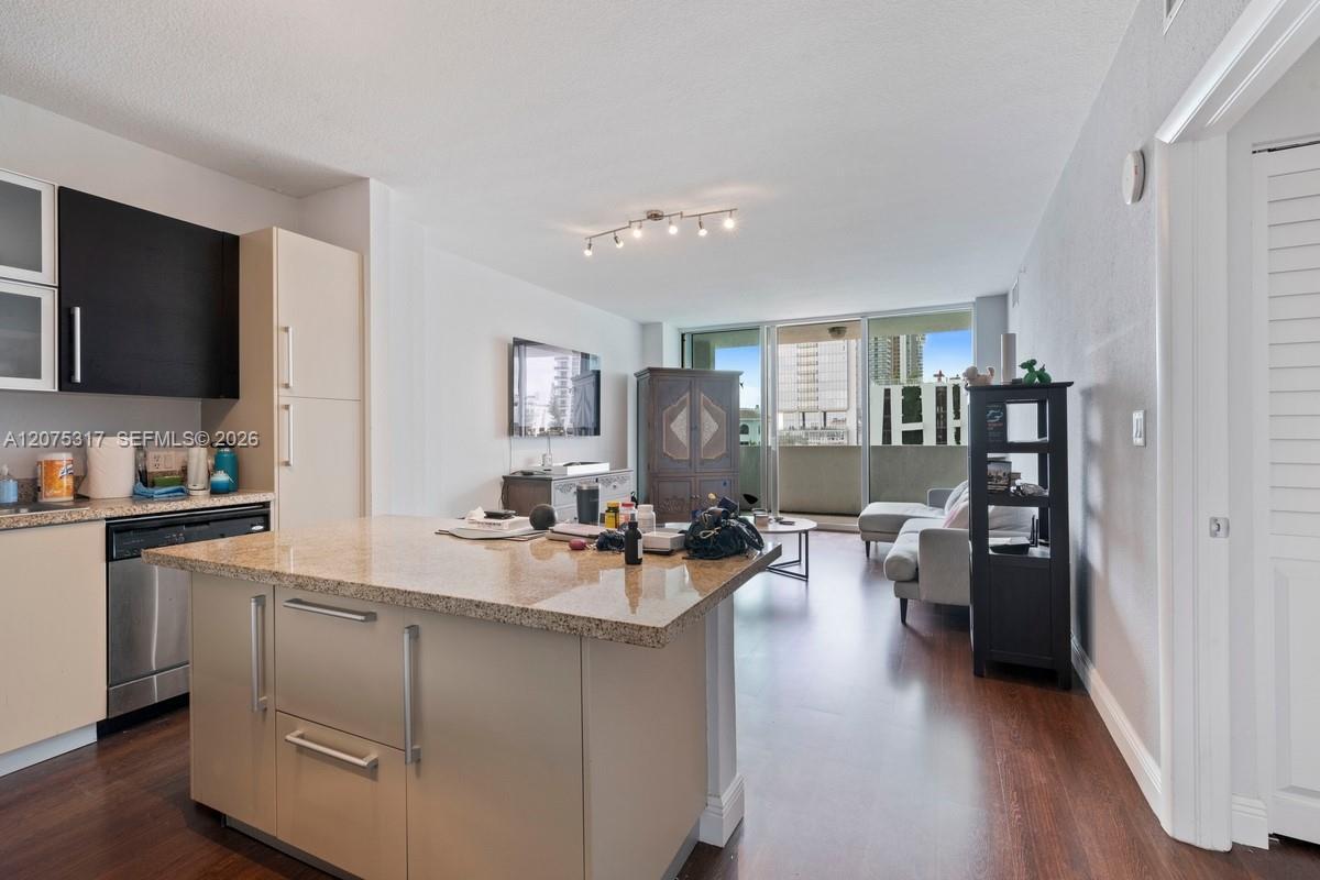 Photo - 500 NE 29th St Unit 606