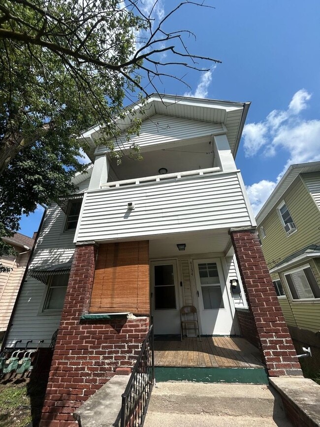 Building Photo - 4134 Lyman Ave Unit 2 Rental