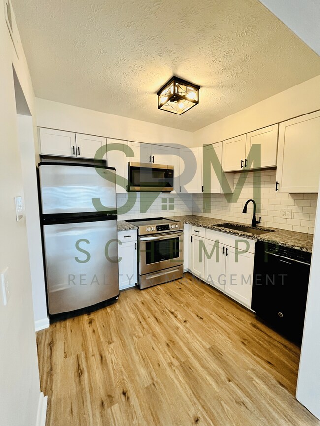 Photo - Remodeled one bedroom condo off Gardiner Lane with laundry and pool access!