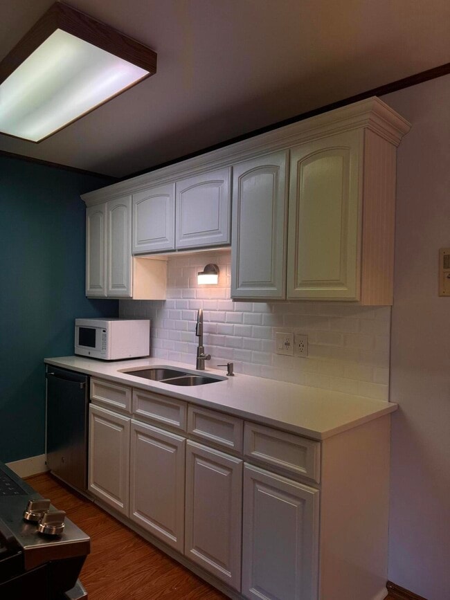 Photo - 1321 W Main St