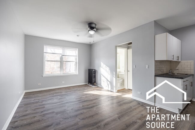 Building Photo - 4031 N Kenmore Ave Unit 407