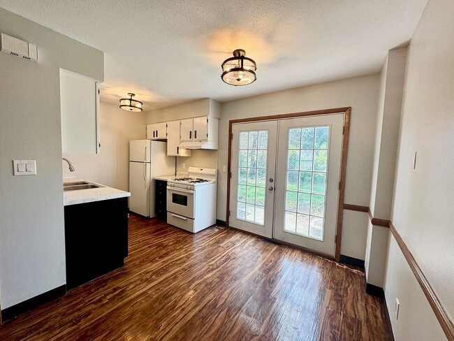 Photo - 804-810 Powell Ave Unit 806