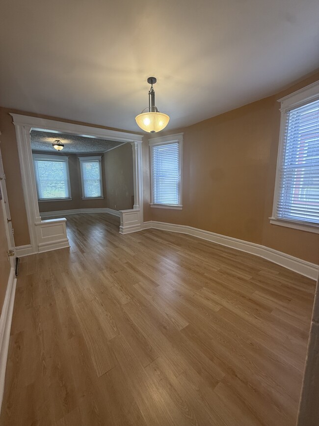 Photo - 18 Llewellyn Ave Unit 2