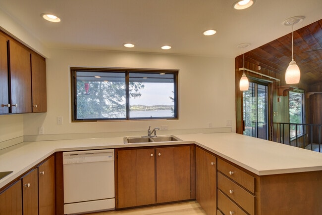 Photo - 2 Bed+ 2 Bath Home With Water View