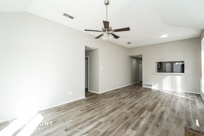 Photo - 5000 Highbank Dr