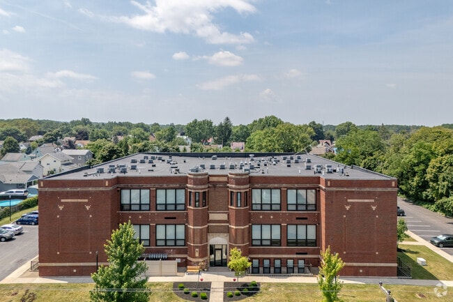 Willow Commons Apartments