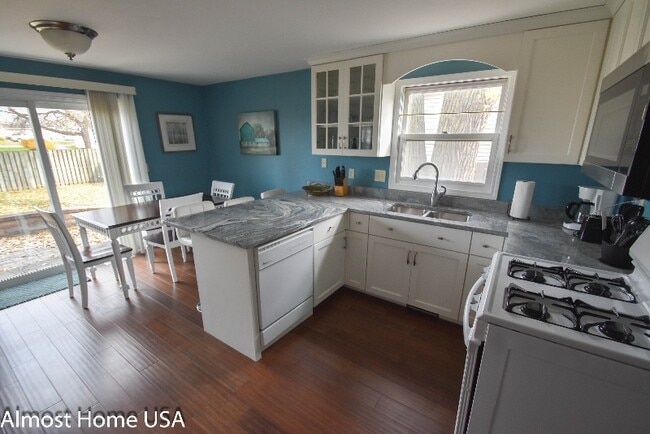 Photo - 1028 Coppens Rd