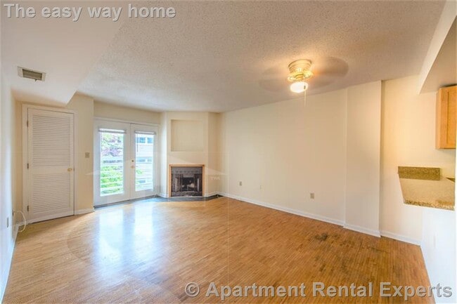 Photo - 345 Franklin St Unidad #408