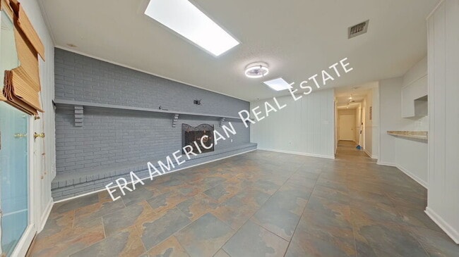 Photo - 10 Lake Lorraine Cir