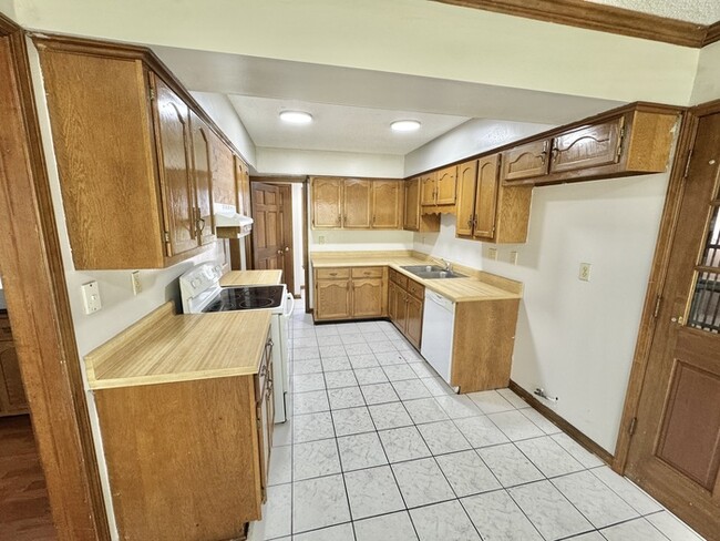 Photo - 7086 Cobblestone Dr