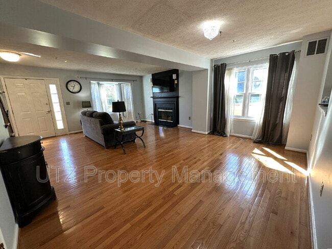 Photo - 850 Medinah Cir