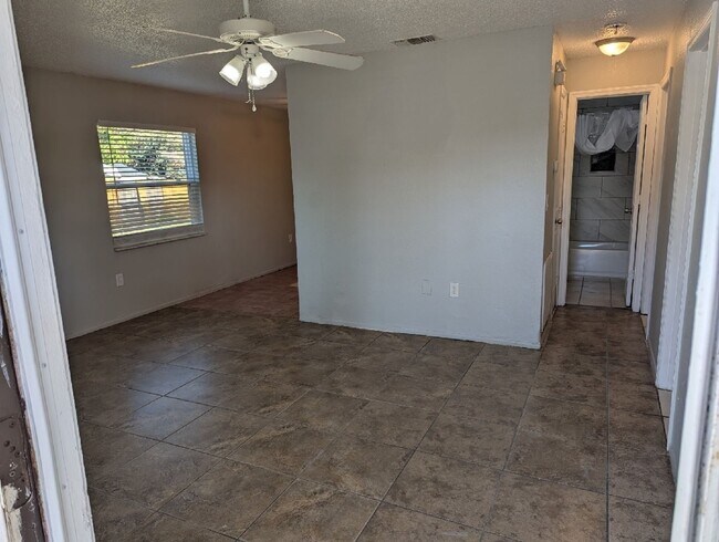 Photo - Cozy duplex with 3 bedrooms and 2 baths