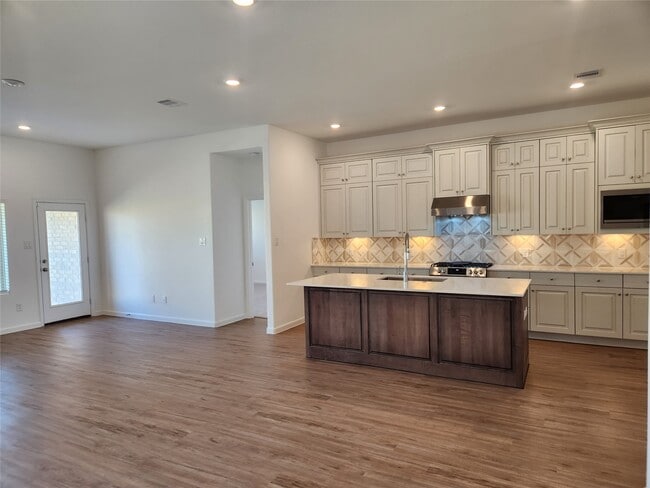 Photo - 2411 Lemon Grass Dr