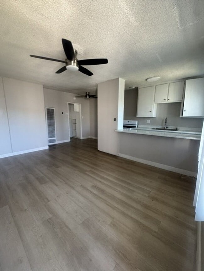 Building Photo - Marine Bay Apartments