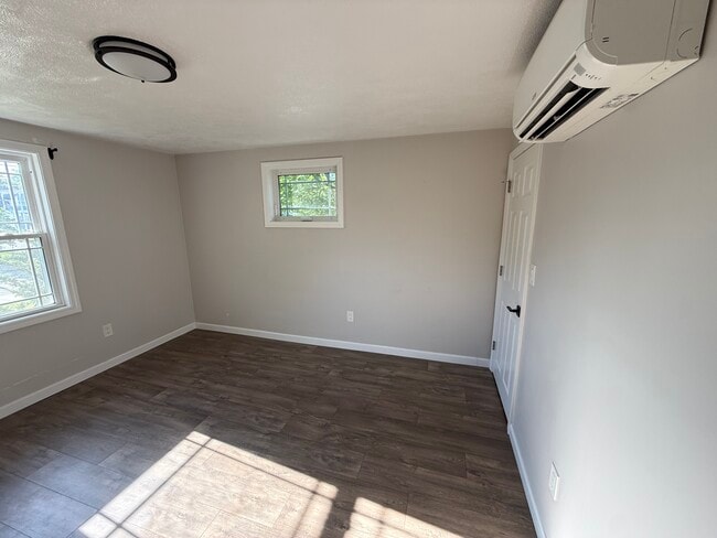 Photo - James Apt Unit 2
