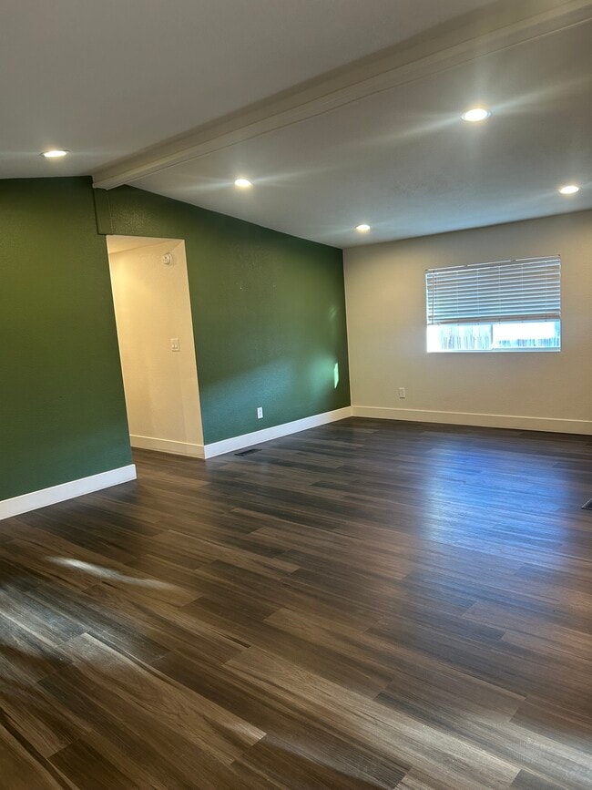 Photo - 2730 Larkspur St