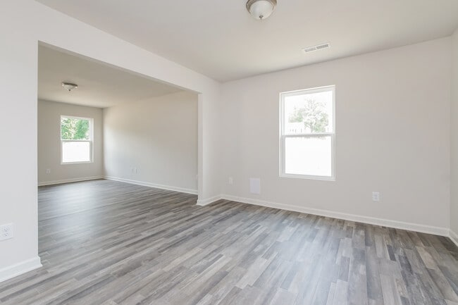 Photo - 1054 Manor Dr