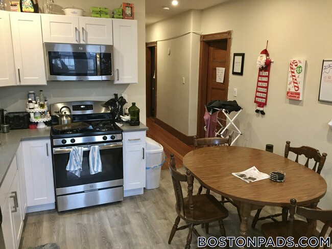 Photo - 174 St Alphonsus St Unit 3