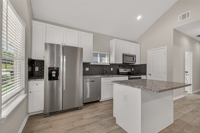 Photo - 352 Westchase St