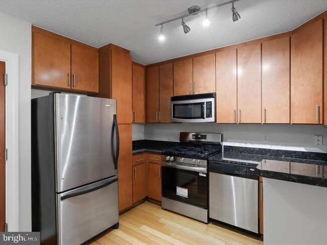 Photo - 915 E St NW Unidad 301
