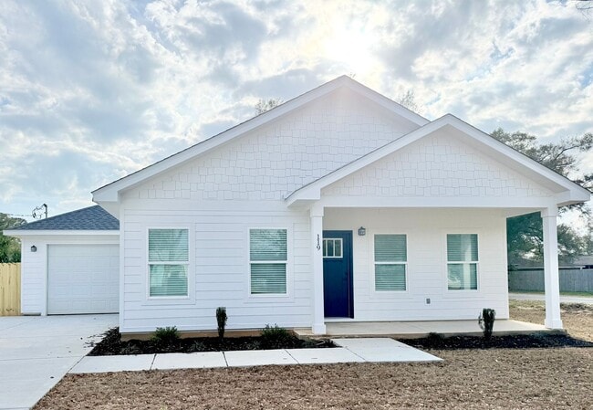 Modern 3-Bedroom Home - Modern 3-Bedroom Home