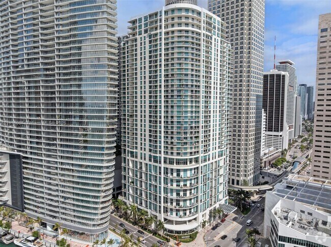 Building Photo - 300 S Biscayne Blvd Unit L-802 Rental