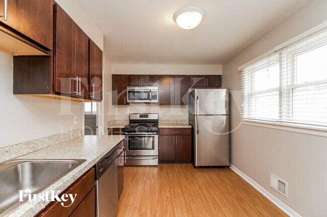 Photo - 8840 Sproat Ave