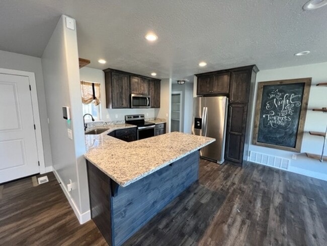 Photo - 583 N 400 E