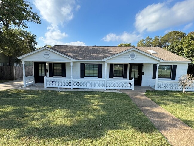 Building Photo - 10133 Kilarney Dr