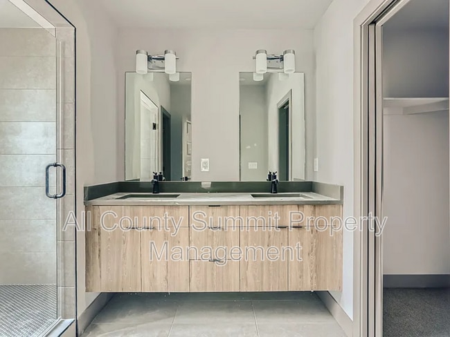 Photo - 1567 King St