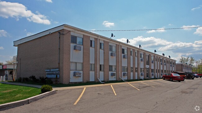 Photo - Arrowhead Mall Apartments